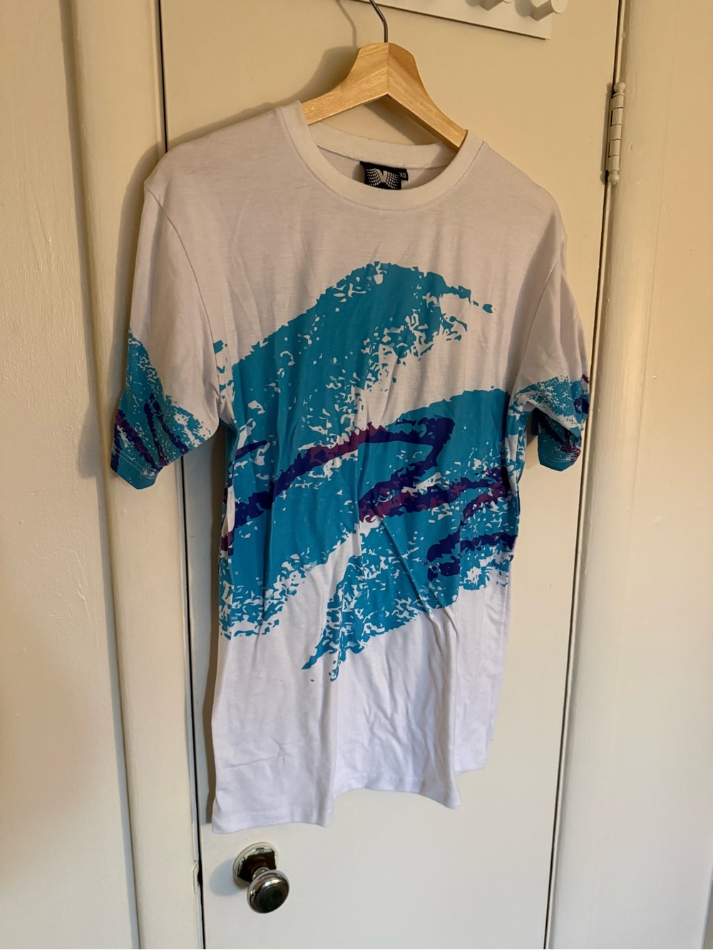 White & Teal Graphic Men's T-Shirt